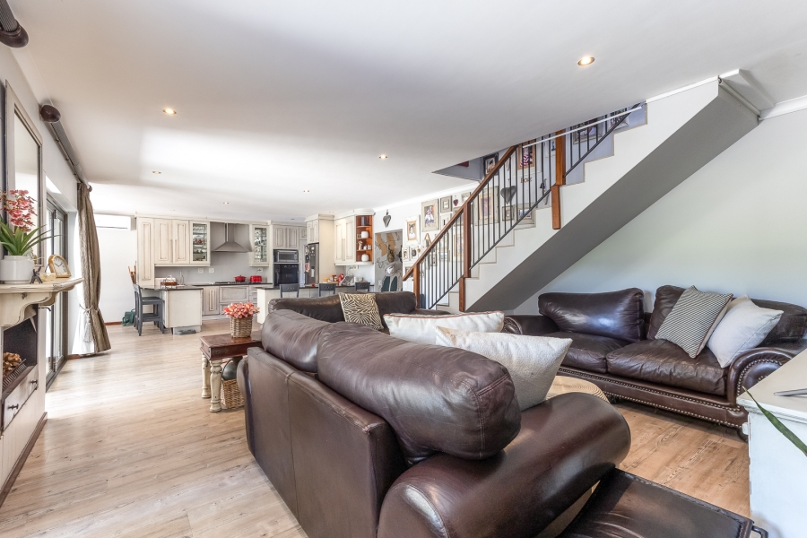 To Let 5 Bedroom Property for Rent in Boschenmeer Golf Country Estate Western Cape